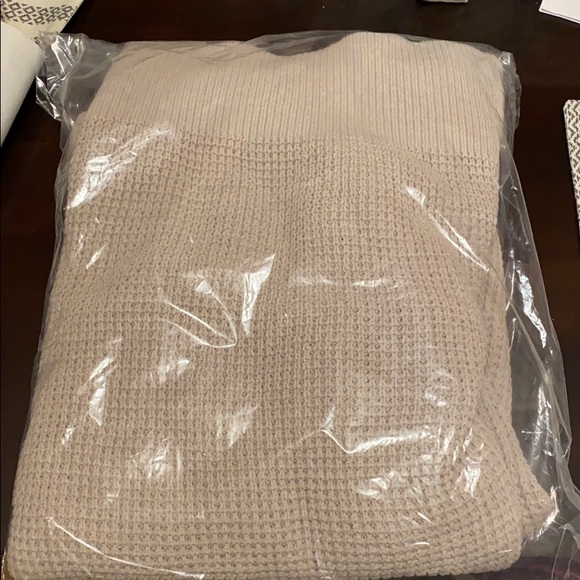 Express Sweater - Picture 5 of 5